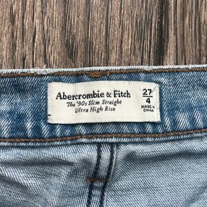 Abercrombie & Fitch The ‘90s Slim Straight Ultra High Rise Jeans